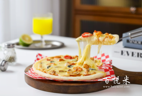 雙拼披薩怎么做?教你一招搞定披薩口味二合一,不用出去買了